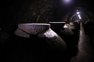 古法釀制、科技把控，瀘州老窖對塑化劑堅決說“不”