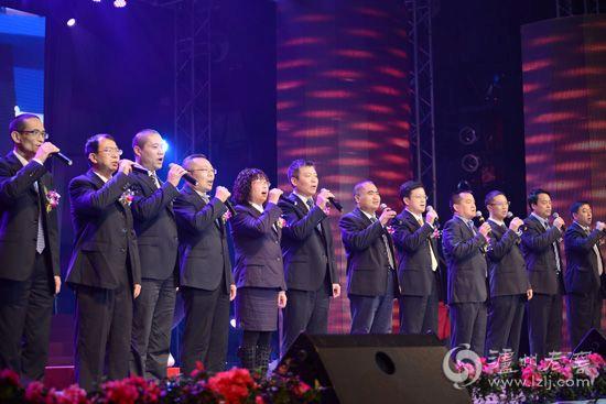 蛇舞新春，瀘州老窖2013迎春聯(lián)歡會歡樂上演