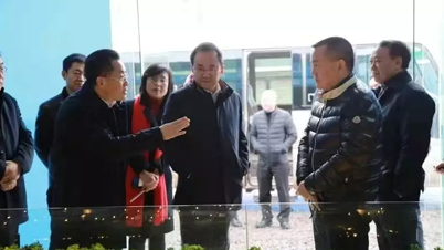 省委常委、常務(wù)副省長王寧一行視察瀘州老窖:加快培育和推動瀘州白酒優(yōu)勢產(chǎn)業(yè)